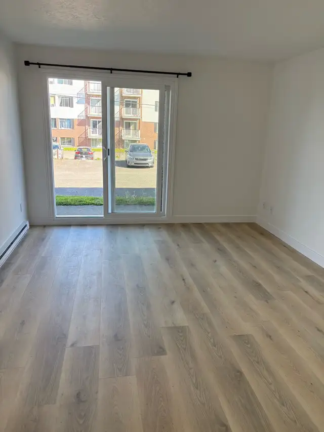 Grand 4 1/2 libre le 1 octobre  in Long Term Rentals in Granby - Image 10