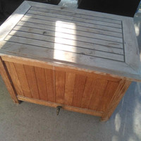 Wooden cooler box