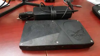 Mini computer, very powerful. Intel i7 32GB Ram 512GB M2. SSD Supports second drive Installed Pop OS...