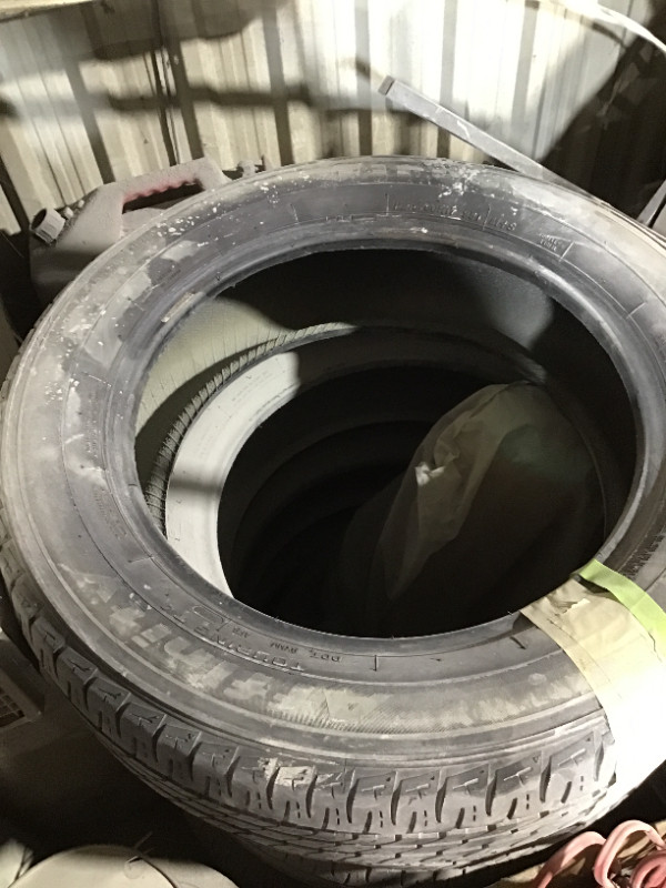 4 Pneus d'été Firestone affinity 215/60/17 Usure: 4/32 in Tires & Rims in Laval / North Shore