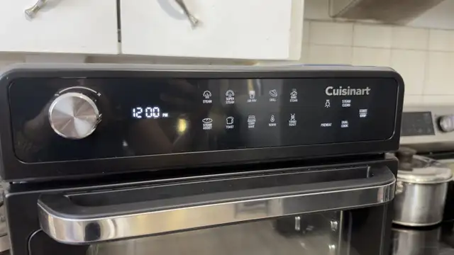 Cuisinart Gourmet Pro Air Fryer Oven, Toast, Grill, Broil, Steam in Toasters & Toaster Ovens in St. Catharines - Image 9