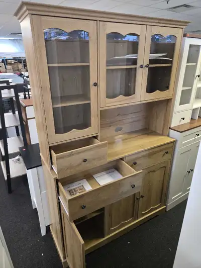 Brand New in box. Assembly required. Warehouse Sale. Hst will apply. Pick up in Richmond Hill.