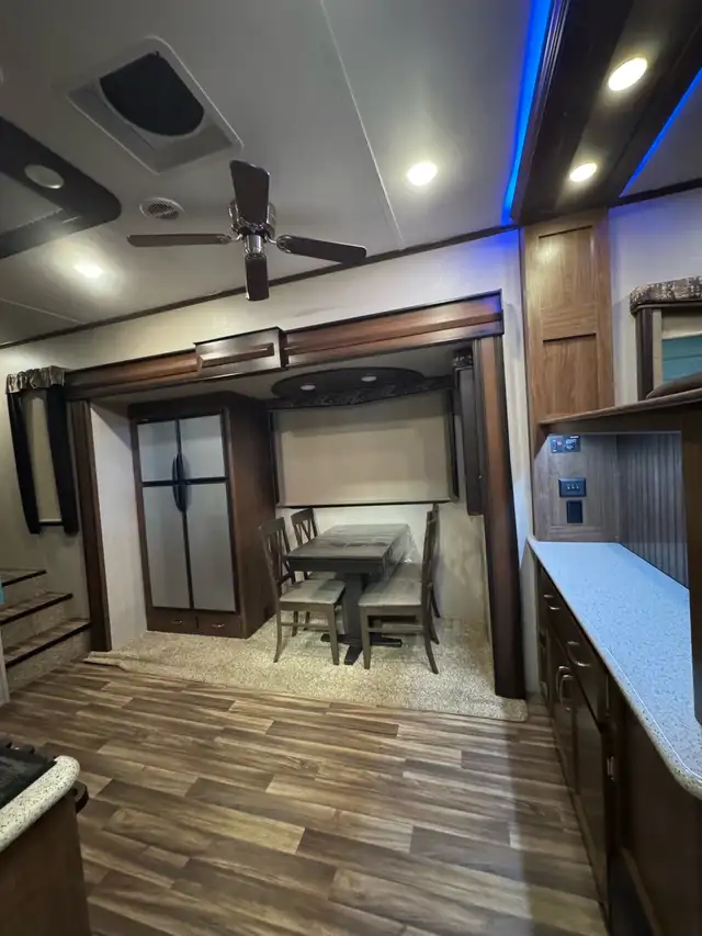 Montana 380th in RVs & Motorhomes in Grande Prairie - Image 9