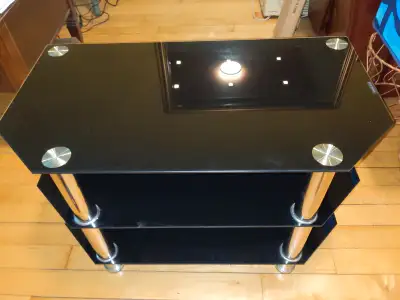 Table 3 étages vitre noir $75.00, View more