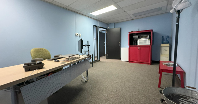 750 Sq. Ft Office for sublease. Medical building in Commercial & Office Space for Rent in Ottawa - Image 2