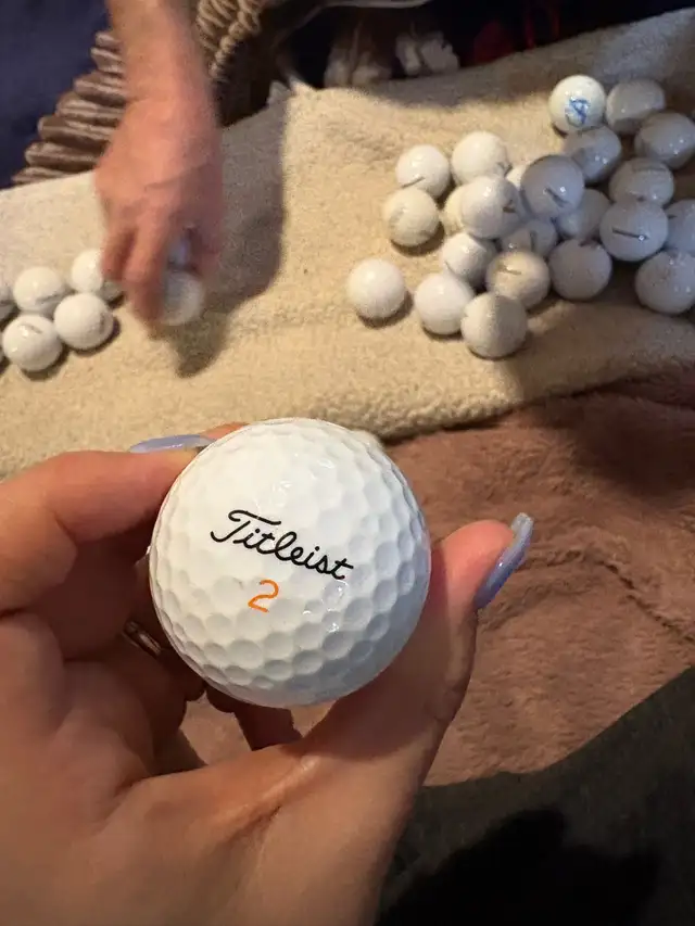 Titleist Velocity golf balls in Golf in Ottawa - Image 2