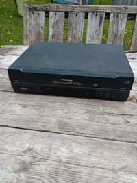 Toshiba VHS VCR, 4 Heads, Mono, No Remote (Controls On Front)