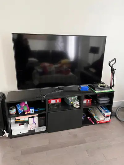 65’’ Samsung smart TV and TV stand.asking $900, welcome to negotiate.