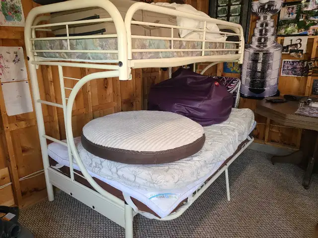 Metal Frame Bunkbed in Beds & Mattresses in London - Image 2