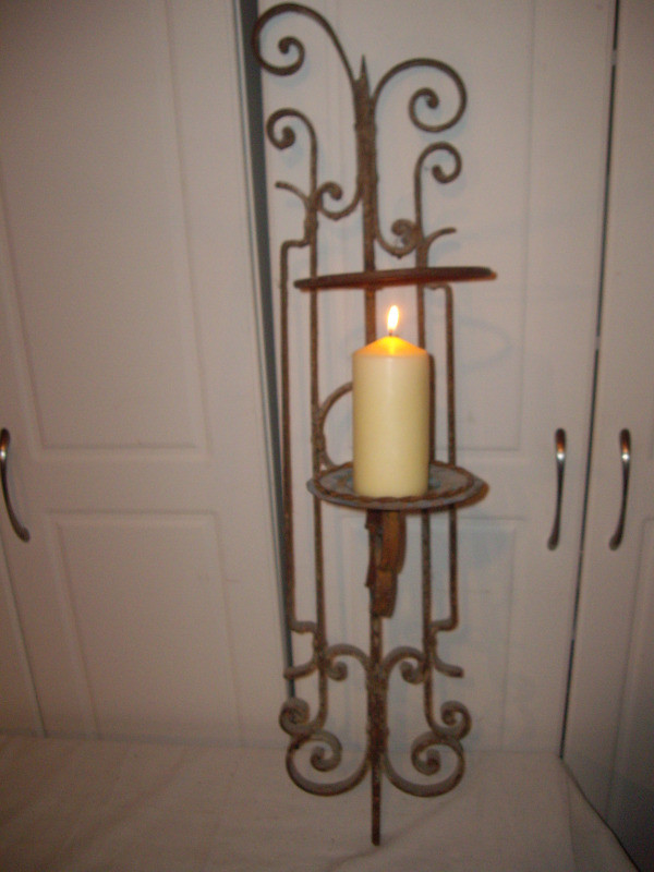 VINTAGE HEAVY IRON WALL CANDLE HOLDER dans Décoration intérieure et accessoires  à Ouest de l’Île - Image 3