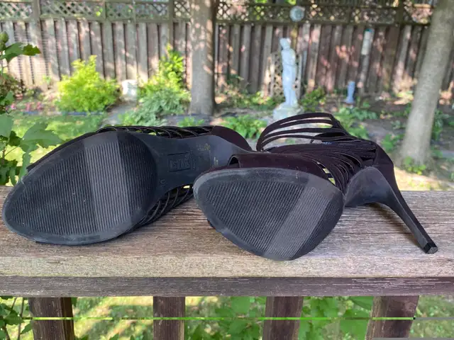 Brash Black Strappy Heels size 10 Like New  in Women's - Shoes in Brantford - Image 7