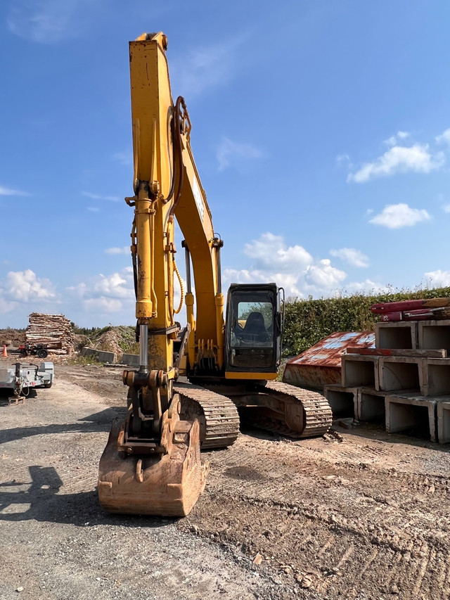 John Deere 160 Excavator in Heavy Equipment in Cole Harbour - Image 2