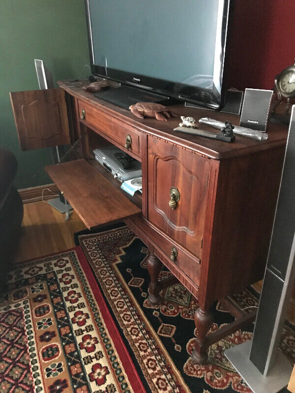 Buffet antique en bois dans Buffets et vaisseliers  à Ville de Montréal - Image 3