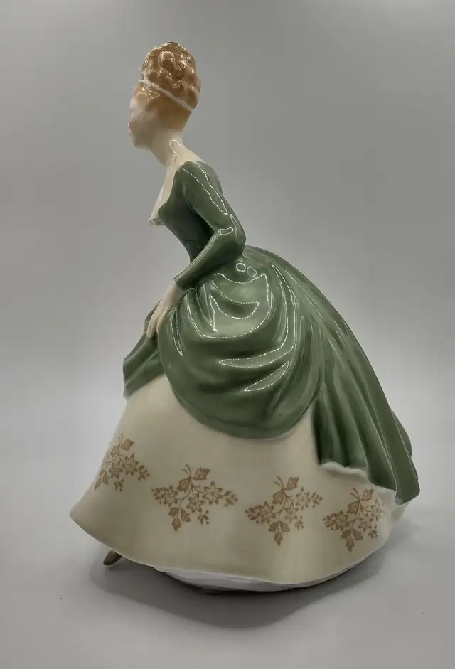 Royal Doulton Retired Green Dress Victorian Lady - H.N. 2312 in Arts & Collectibles in Windsor Region - Image 6