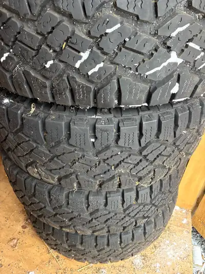 Duratrac Wrangler tires M&S Barely any use - like new 275 65 R18 $500 * 1 tire has a nail hole, show...