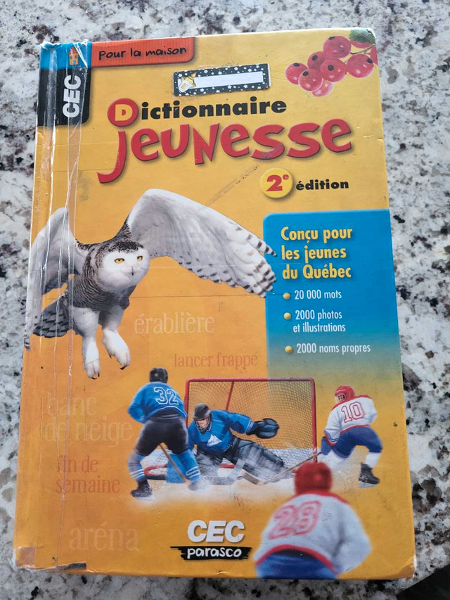 Dictionnaire à donner dans Objets gratuits  à Laval/Rive Nord