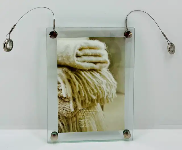 Trapeze Hanging Glass Photo Display in Home Décor & Accents in Lethbridge - Image 7