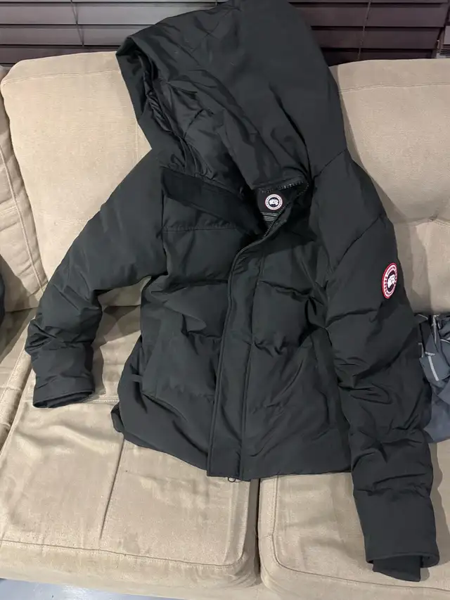 Canada Goose MacMillan Parka in Men's in Calgary - Image 2
