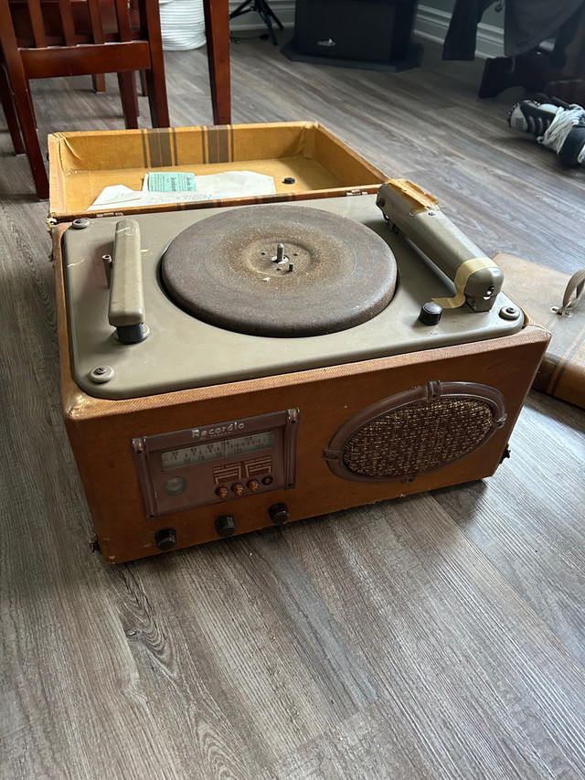 Antique Marconi Radio/Recordio in Arts & Collectibles in Renfrew - Image 3