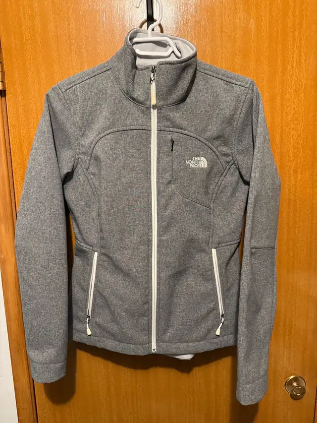 North Face Jacket in Women's - Tops & Outerwear in Calgary - Image 3