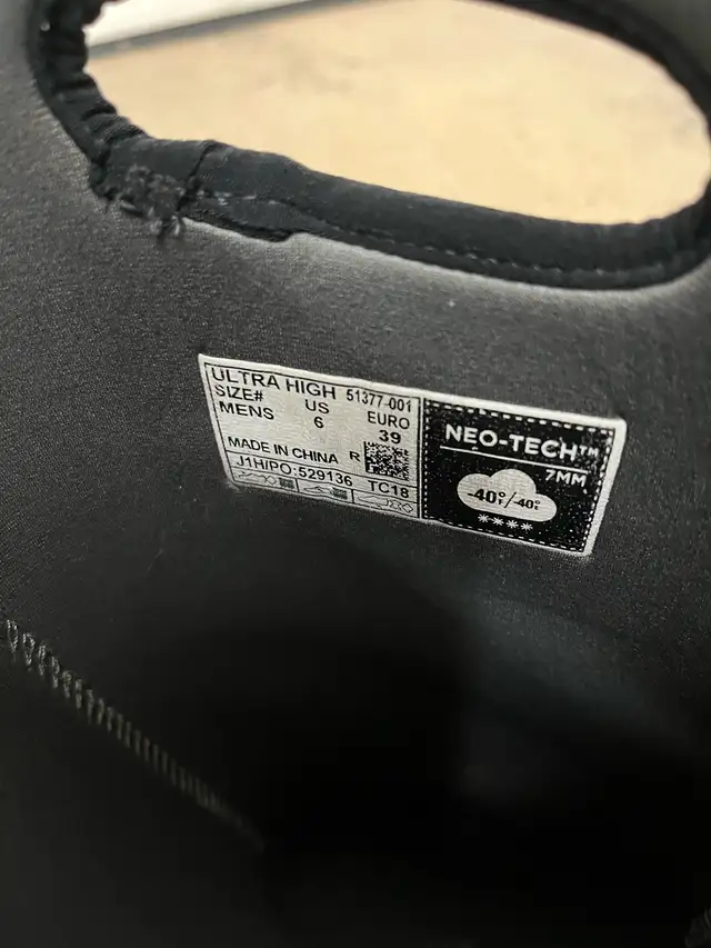 BOGS - Men’s winter boots in Men's Shoes in Medicine Hat - Image 3
