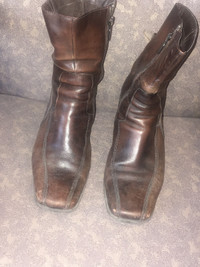 Women size 9 brown leather boots