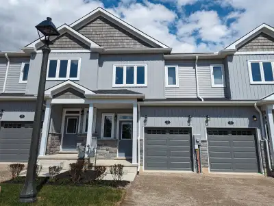 3 bedroom 2.5 bath townhome available for rent in Woodstock
