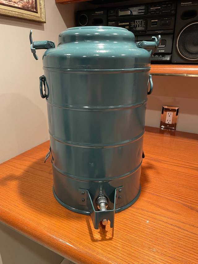 Antique (1954) STANLEY army Water Cooler in Other in Saskatoon