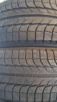 2 x 215 65R17 Michelin X-Ice Xi3 Tires [90%TREAD]