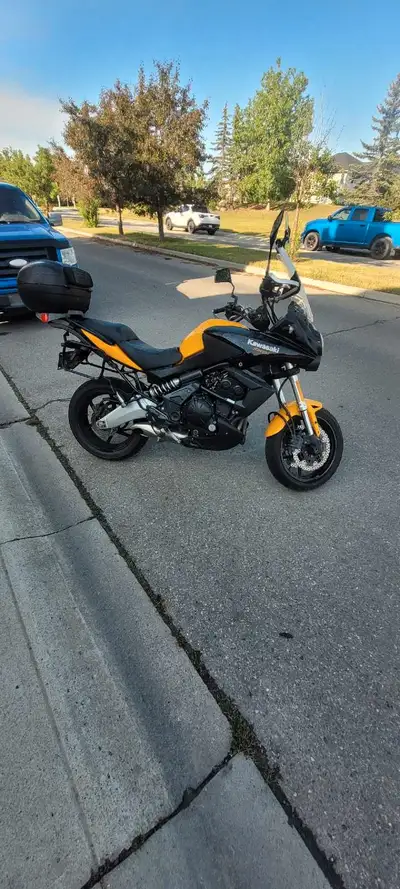 Kawasaki versys 650 24,500 kms comes with saddle bags hard cases