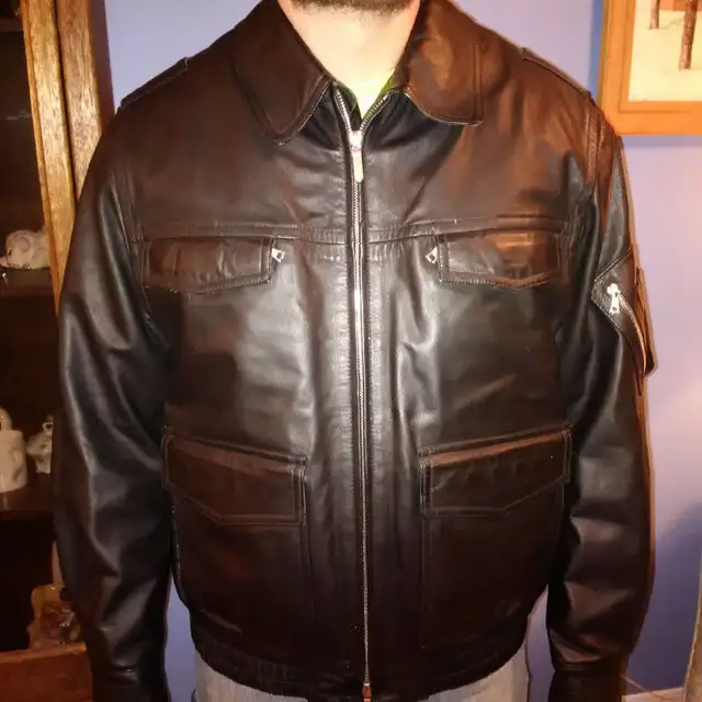 MENS' BLACK LEATHER JACKET WITH LINER SIZE LARGE in Men's in Kitchener / Waterloo - Image 2