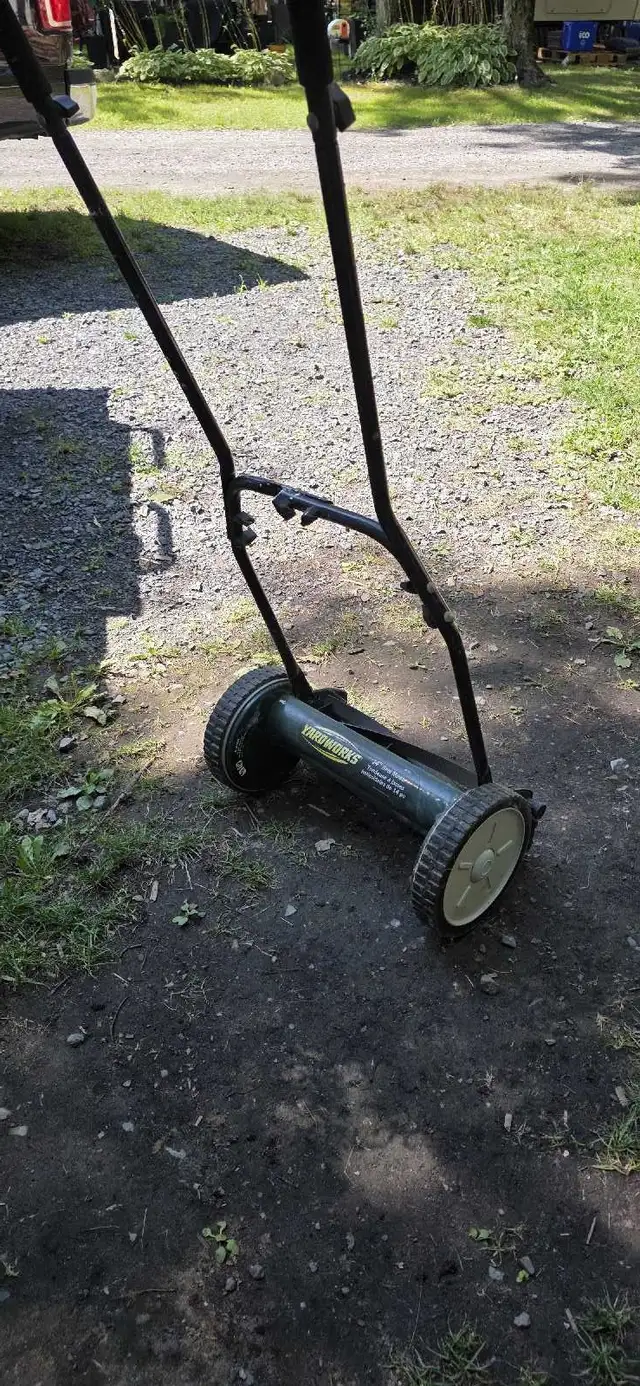 tondeuse manuelle yardworks in Lawnmowers & Leaf Blowers in Longueuil / South Shore - Image 3