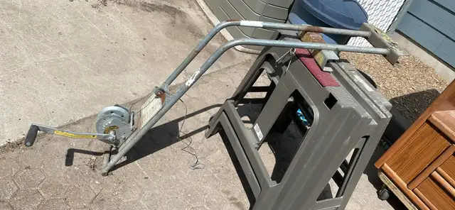 Ladder Winch in Ladders & Scaffolding in Saskatoon - Image 3