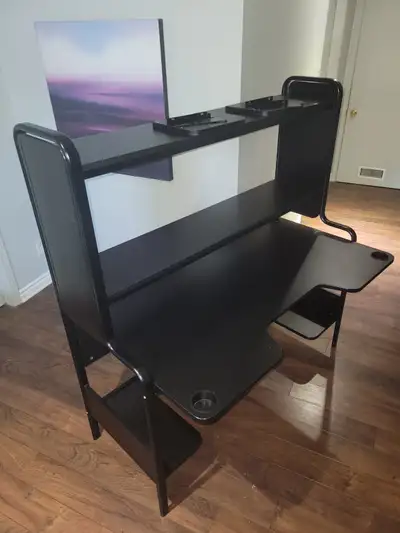 IKEA FREDDE - Gaming computer desk - Bureau pour ordinateur., View more
