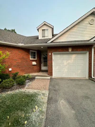 2 bedroom and 2 bathroom plus a loft, townhouse. Prime Mount Carmel location. 5 appliances, central...