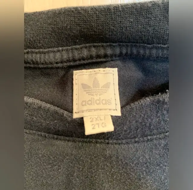 Vintage 90’s  Y2K Adidas Shirt63234578333313123