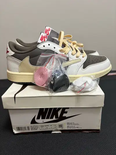 AJ1 travis scott sz11, View more