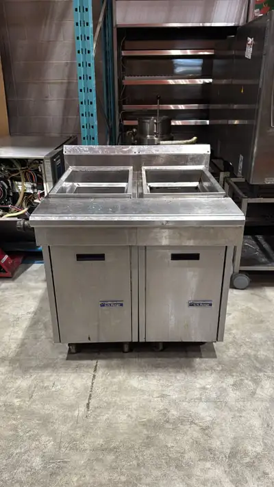 Garland U.S Range Natural Gas 35 lbs Floor Fryer- 110,000 BTU, View more