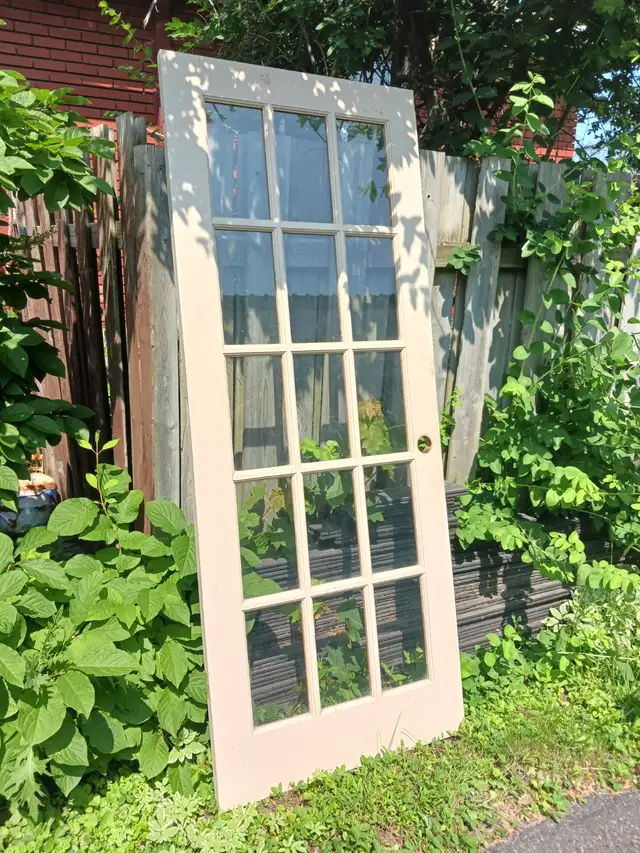 Door/Porte in Windows, Doors & Trim in West Island - Image 3