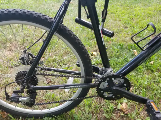 Vélo noir  pour homme in Cruiser, Commuter & Hybrid in Laval / North Shore - Image 5