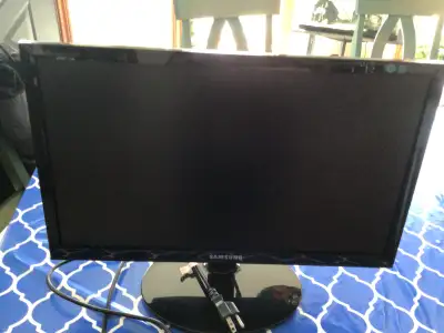 Computer Monitor - Samsung Monitor with TILT Stand, View more