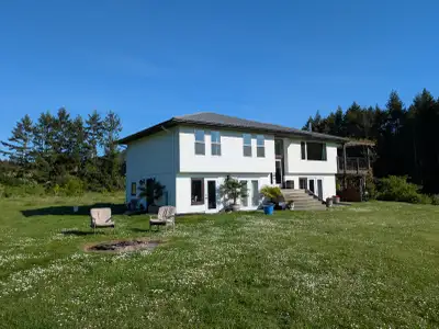 Assessed at $1.9+ listed at $1.389k. We have a stunning 2 title property for sale. Total of 20 acres...