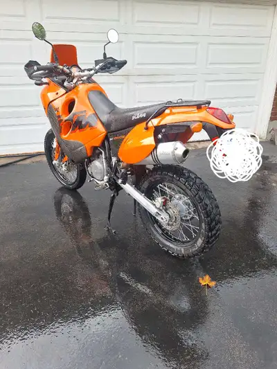 Selling my KTM 640 Adventure, a robust and reliable dual-sport motorcycle perfect for on and off-roa...