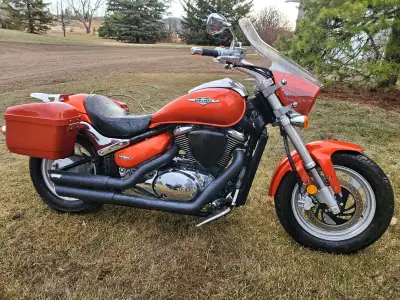 This is a beautiful machine! Sporty, well balanced and ready to take on the curves! Suzuki Boulevard...