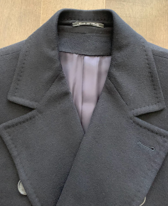 Italian cashmere dark navy long coat in Men's in Oakville / Halton Region - Image 3