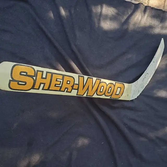 Sr. ShER-WOD Feather-Lite Goalie Stick Hockey Stick in Hockey in Barrie - Image 2