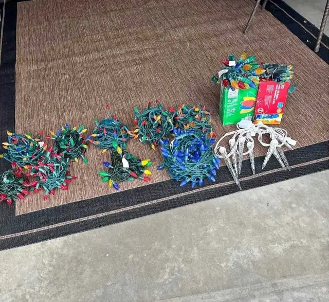 Christmas Lights - Multi-Colour All Work Some New