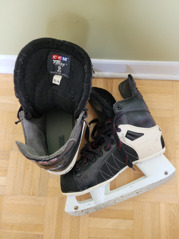 Patins de hockey CCM 452 Tacks Pro Lite 3 – Taille 9 US – EU 43 dans Hockey  à Longueuil/Rive Sud - Image 4