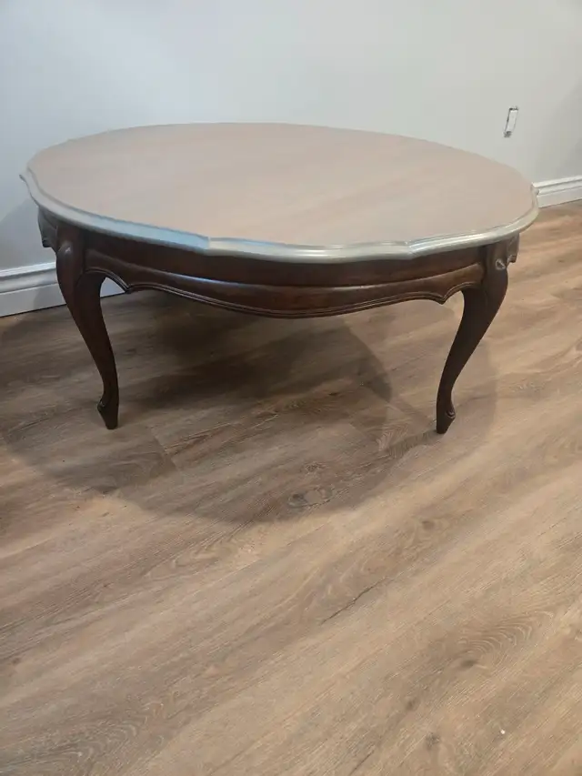 COFFEE TABLE    " REDUCED "63793631582721123