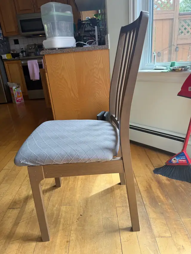 Set of Dining Chairs  in Dining Tables & Sets in City of Halifax - Image 3